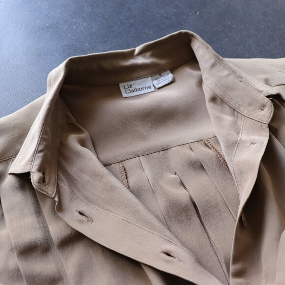 100% Silk Longsleeve Button Front Blouse in Mocha Mouse Brown by Liz Claiborne - Picture 6 of 9